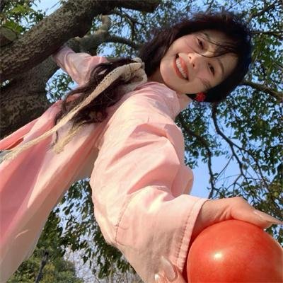 孤胆红颜